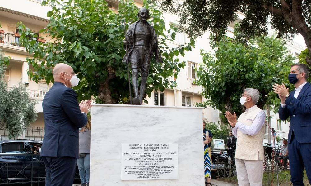 Θράσος Πακιστανών στην Ελλάδα: Συγκέντρωση κατά του Ινδού ΥΠΕΞ